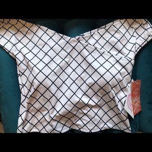 KJ over the shoulder top in Grid